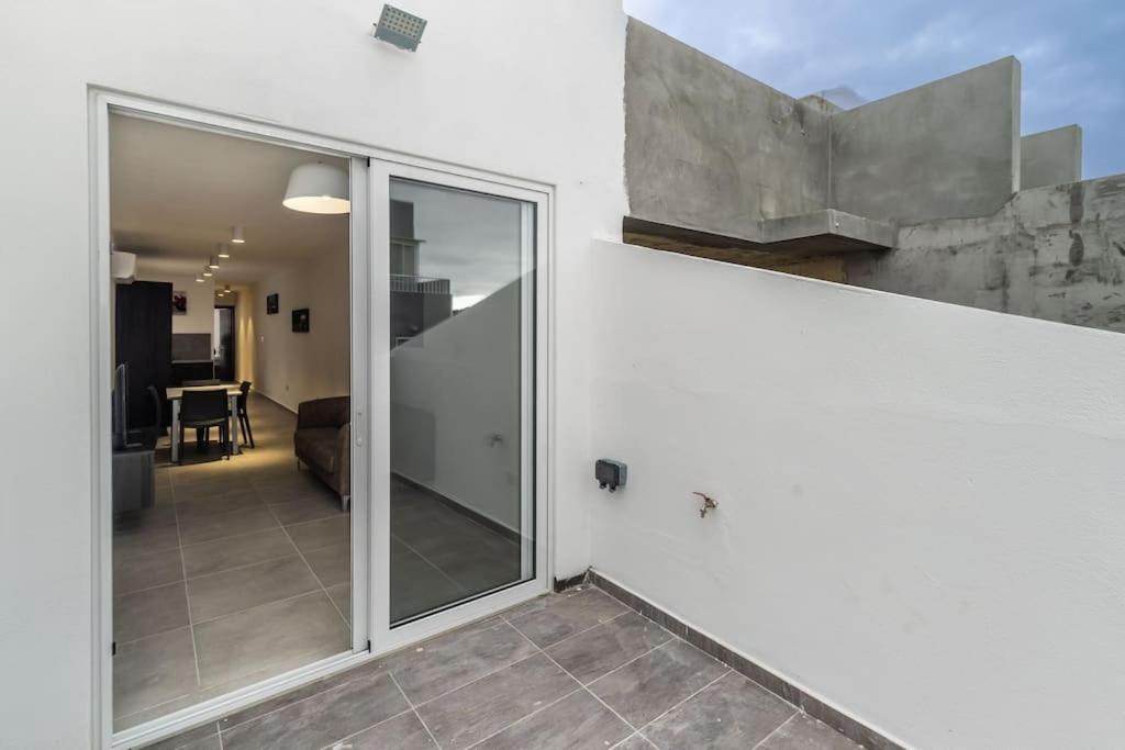 Penthouse In St. Paul'S Bay Apartment Bagian luar foto