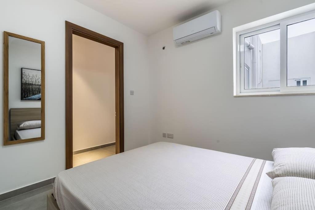 Penthouse In St. Paul'S Bay Apartment Bagian luar foto